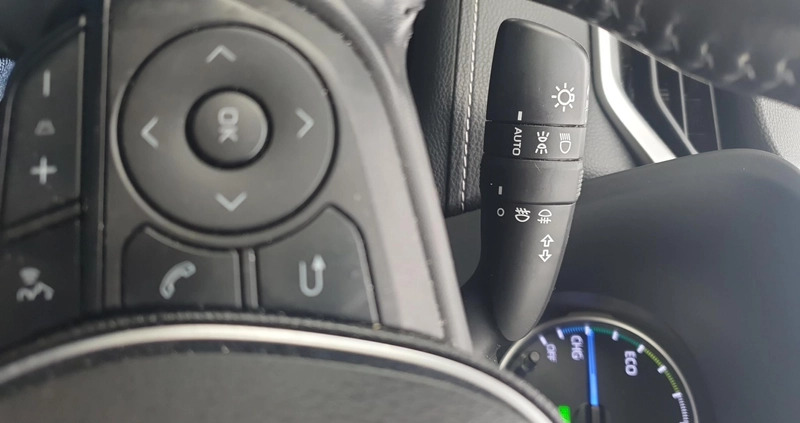 Toyota RAV4 cena 119900 przebieg: 61770, rok produkcji 2019 z Kartuzy małe 379